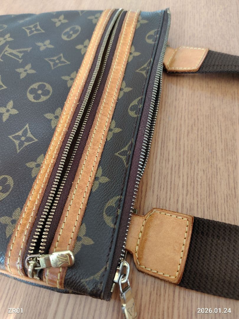 ルイヴィトン　ポシェットボスフォール　モノグラム　ショルダーバック