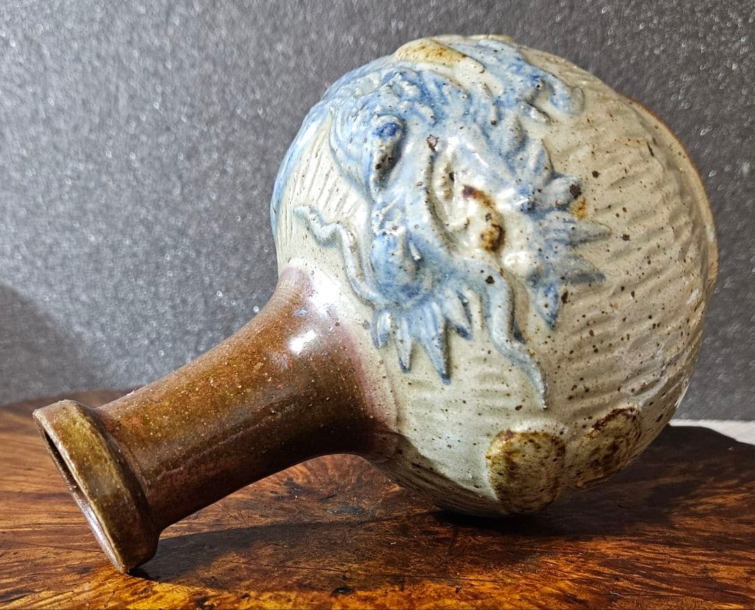 時代古作品❗沖縄の焼物　古琉球　壺屋焼　やちむん　陽刻浮彫色絵　雲龍巻き壺　徳利