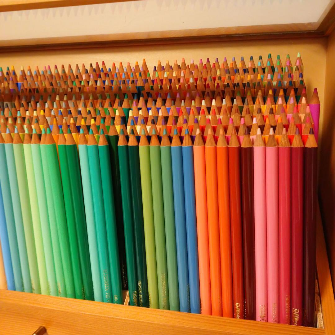 フェリシモ500色 色鉛筆 専用ケース付 - メルカリ