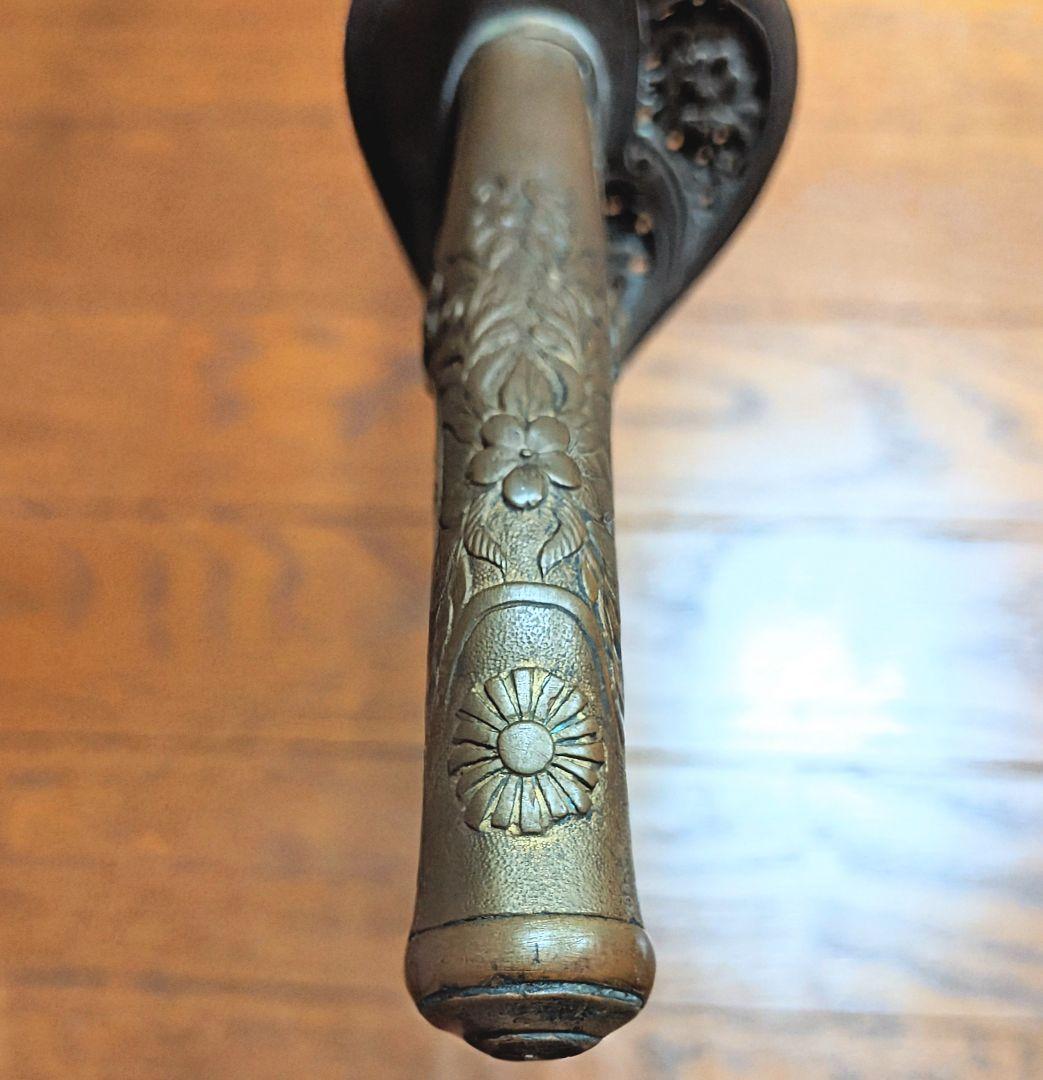 【当時物】旧日本軍 軍刀 指揮刀 模造刀身 サーベル 十六葉八重表菊紋【２環吊】