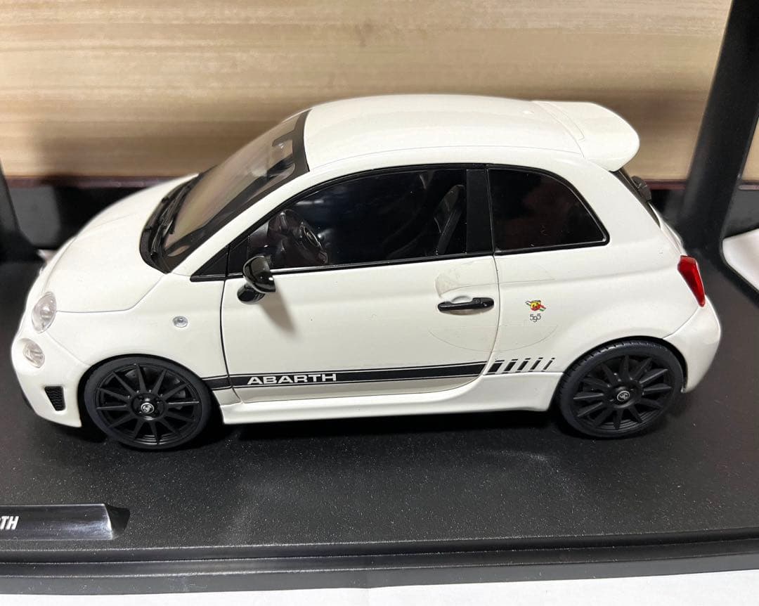 ミニカー SOLIDO 1/18 FIAT NUOVA 500 ABARTH 595
