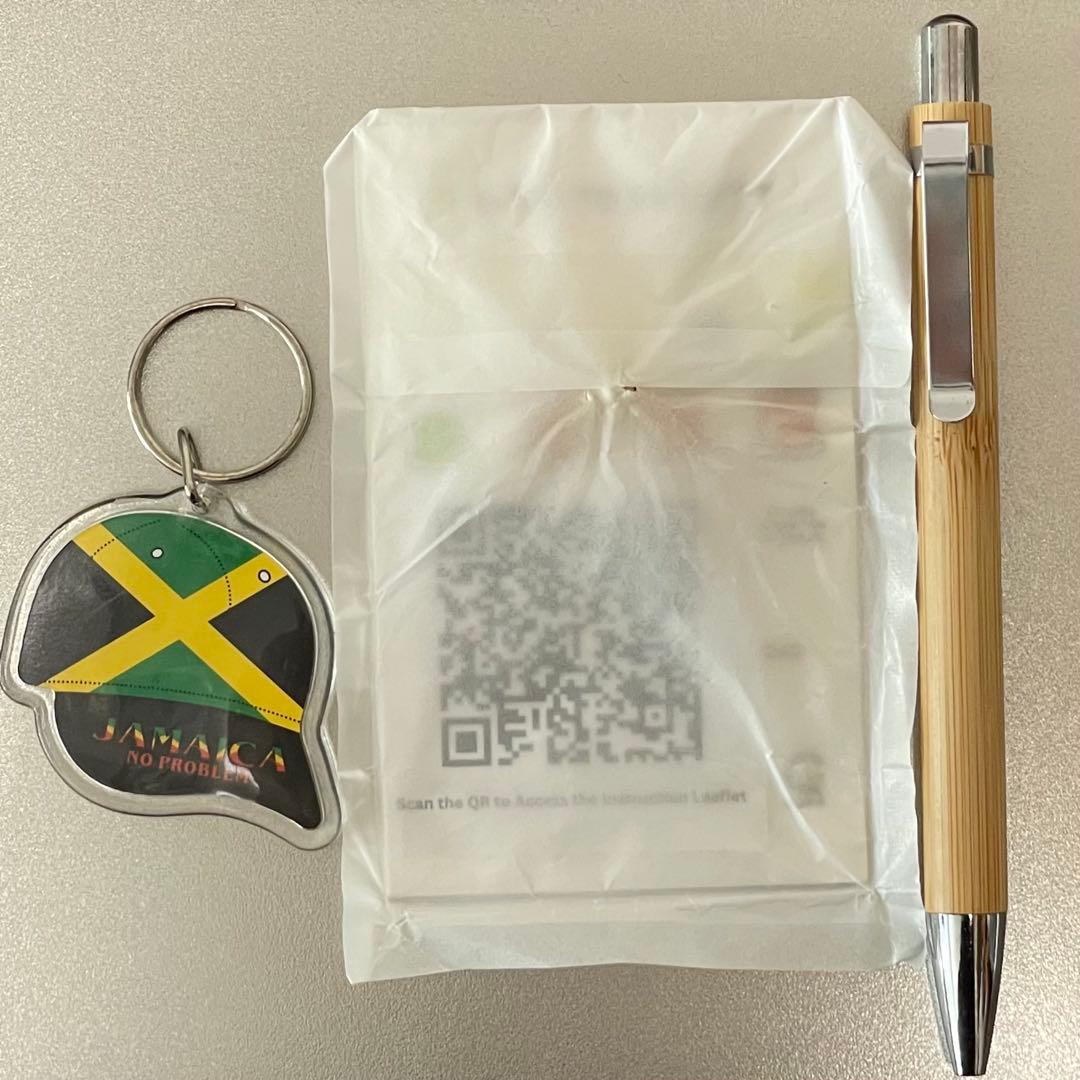 激レア❗️ジャマイカNFCピンバッチ、キーホルダー木製ペン、バッジ台紙は種入り❗️