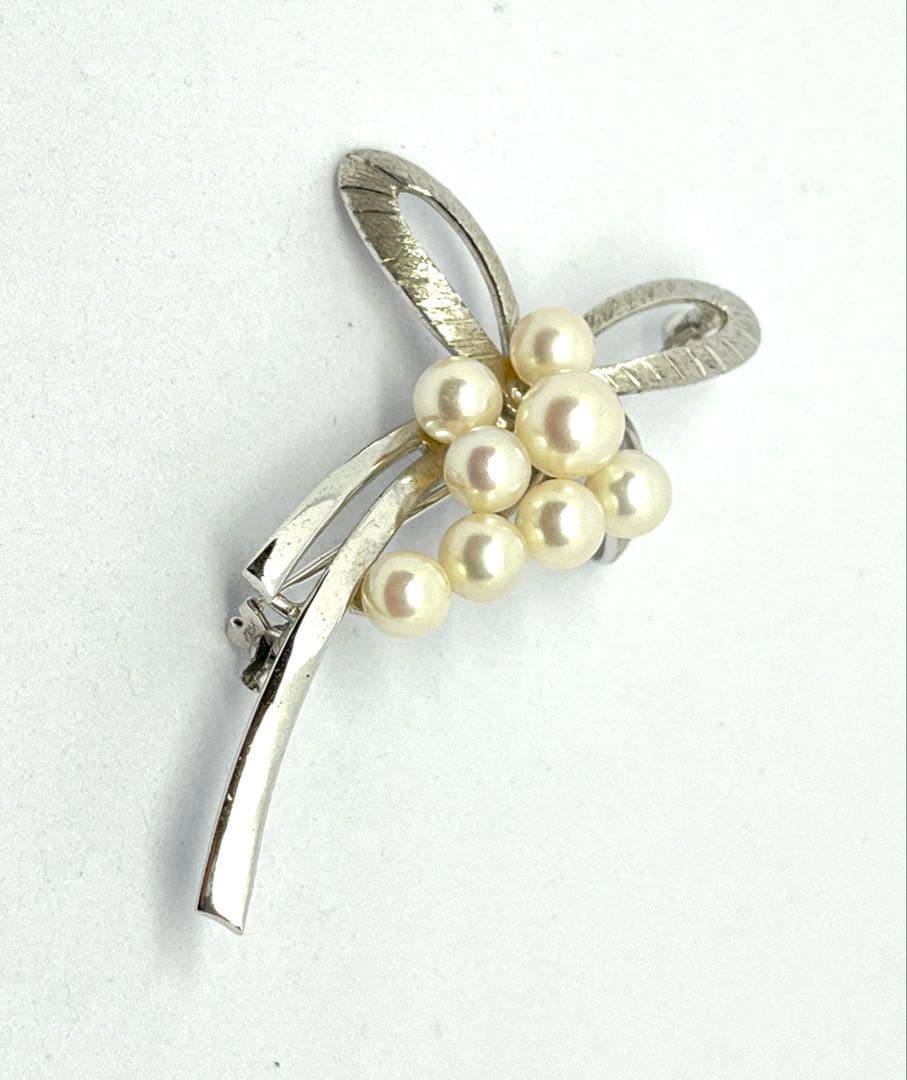 MIKIMOTO ミキモト シルバーパールリボン ブローチ - メルカリ