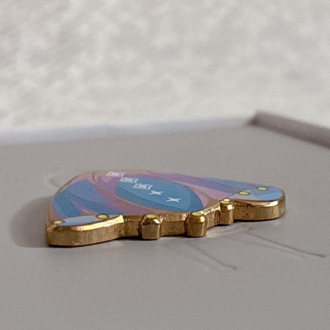 Sky 星を紡ぐ子どもたち ピンバッジ 光の探究者ケープ - メルカリ