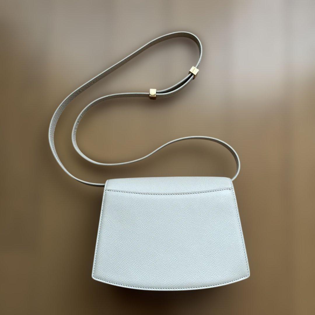 (1/20まで値下げ)カフネ　ショルダーバッグ