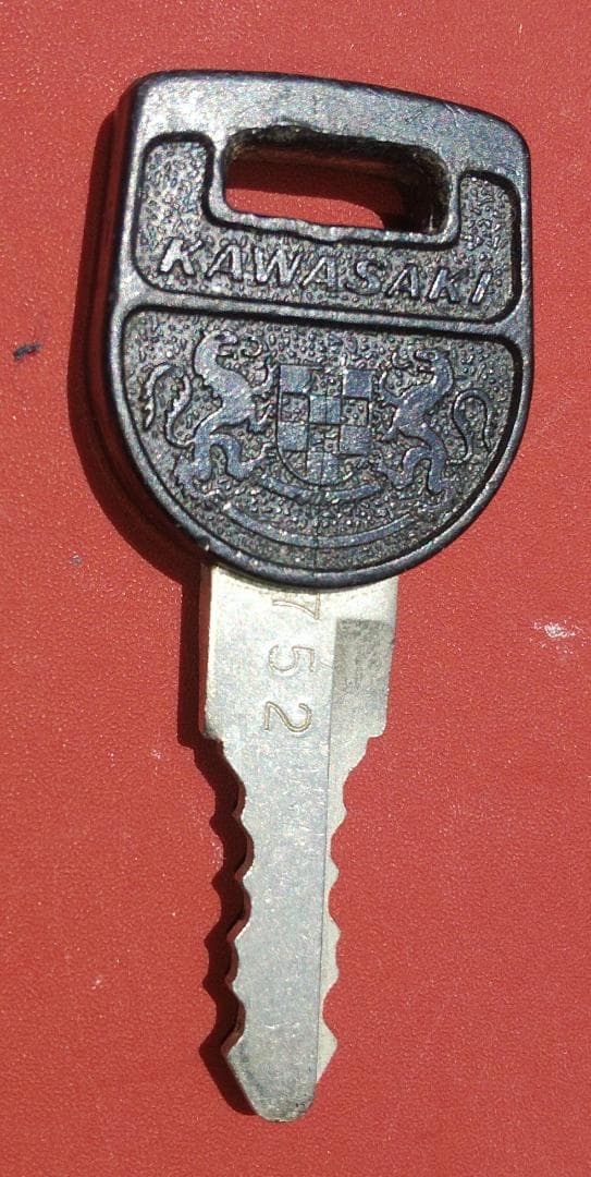 KAWASAKI Z2 純正鍵752番希少当時物美品中古！