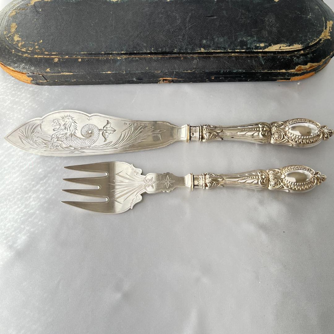 【英国】 ビクトリアンのサーバー ペア　 獅子のエングレイブ 豪奢！！！