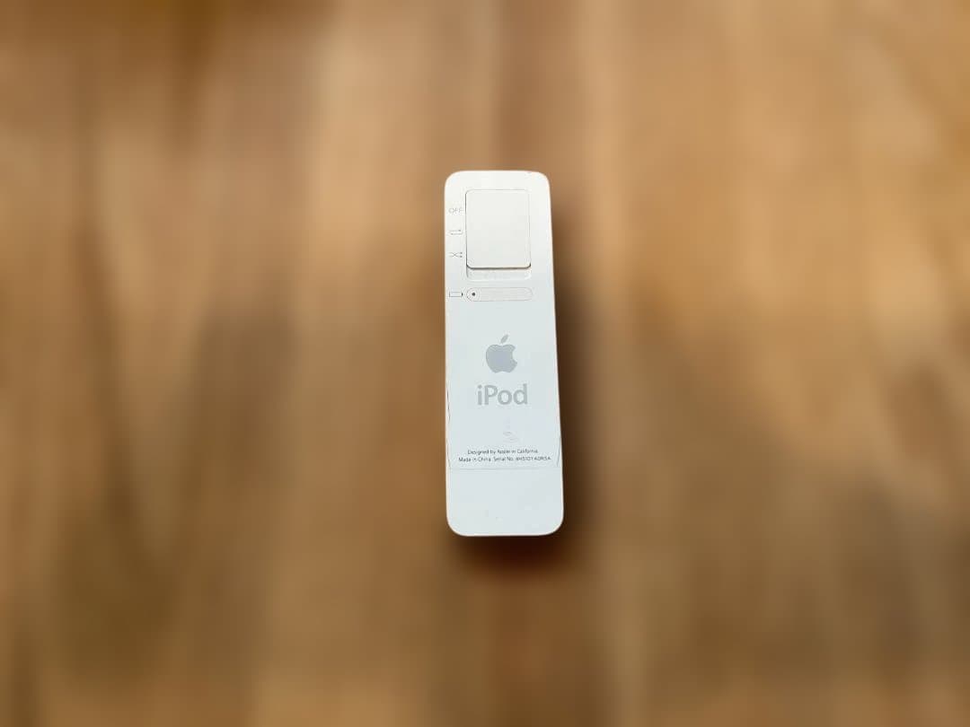 Apple iPod shuffle 第1世代 レザーケース付き - メルカリ