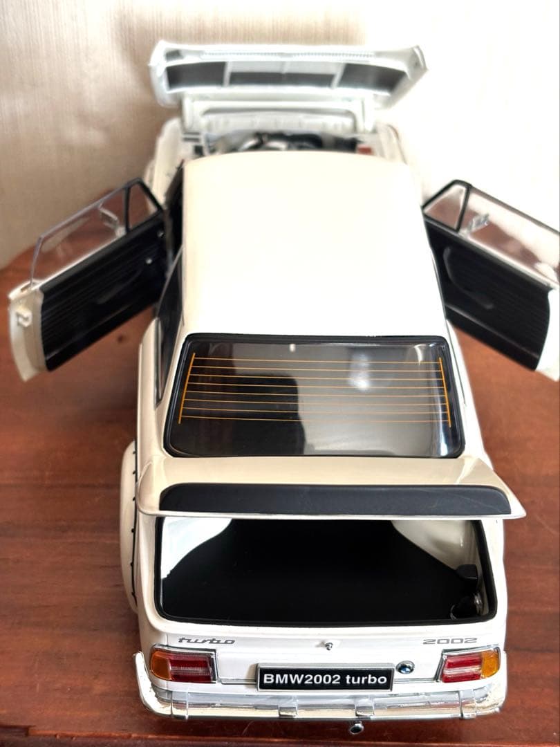 BMW 2002 turbo ミニカー1/18