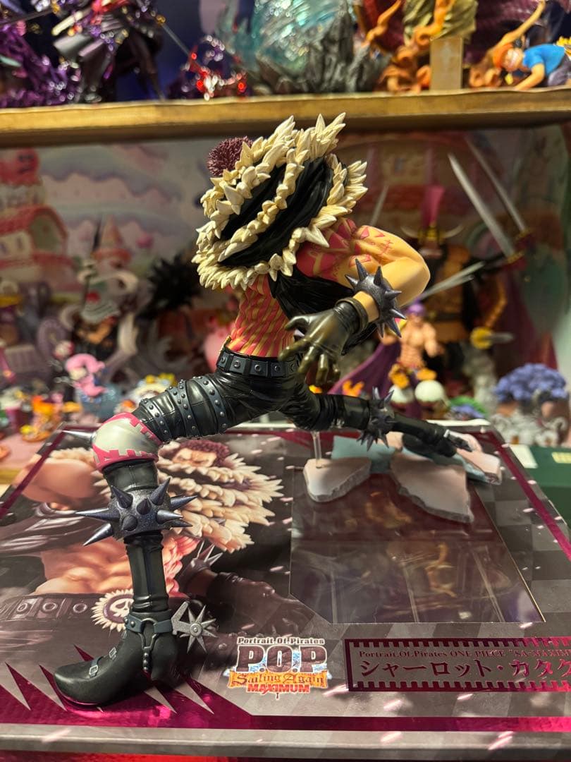 ワンピースPOP maximumカタクリと海外ジオラマ台座セットになります。