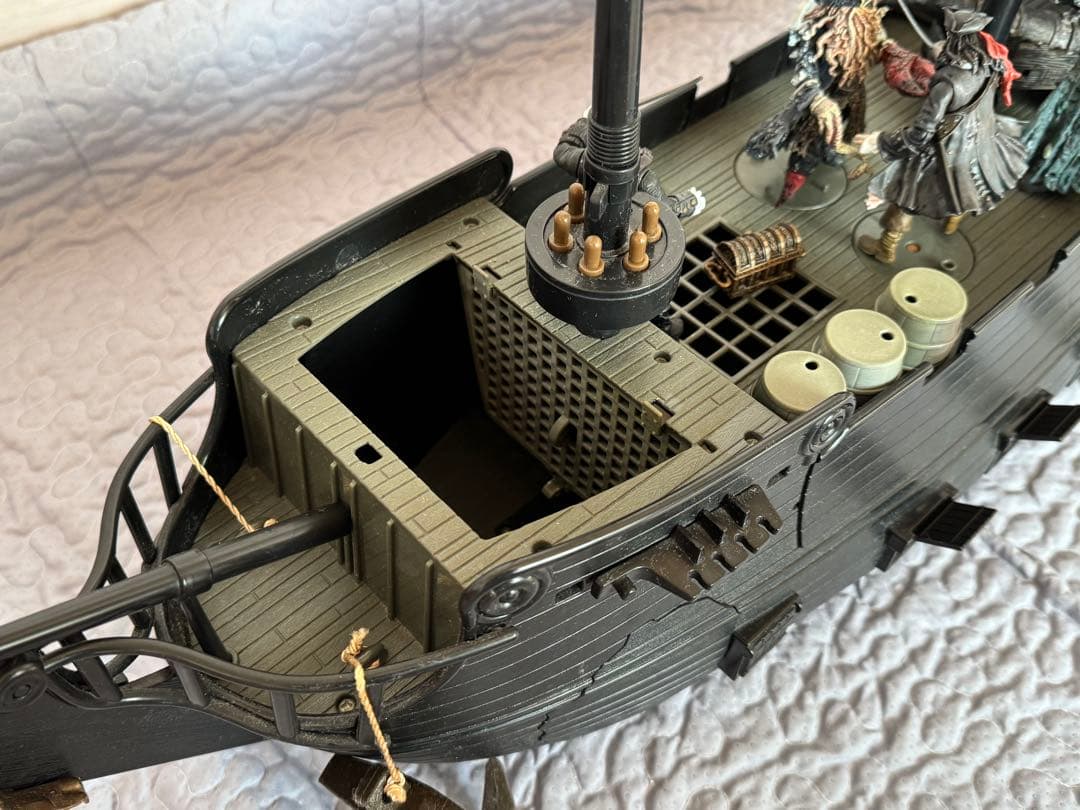 希少！ビックスケール　フィギア　ブラックパール号 パイレーツ・オブ・カリビアン