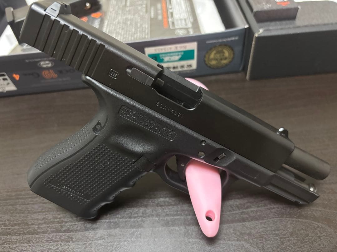 東京マルイガスブローバックガン　グロック19gen4