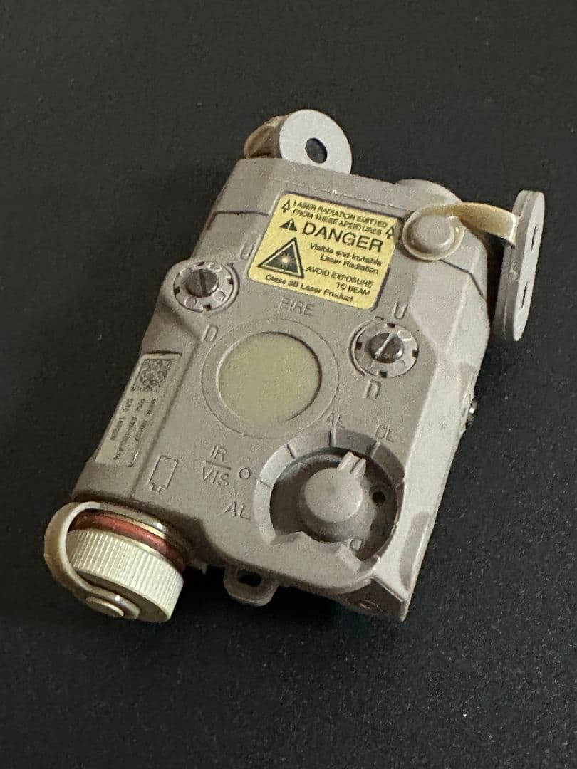 WADSN 20mmレール対応 PEQ15 SUREFIREライト レプリカ WADSN 20mm