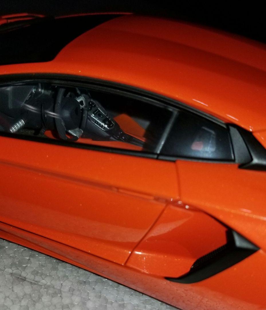 オートアート 1/18 ランボルギーニ アヴェンタドール　LP700-4