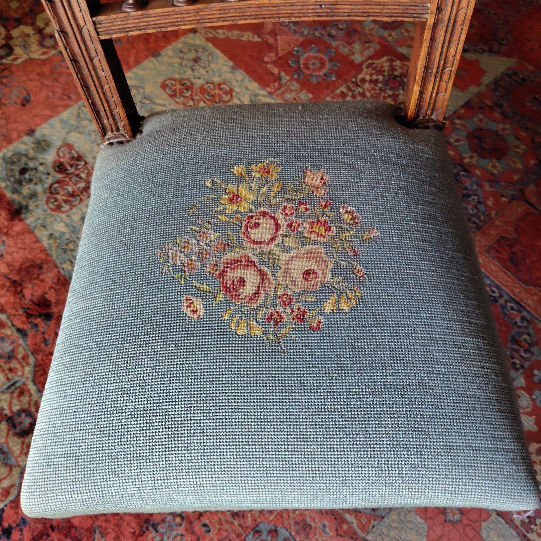 ベルギー アンティーク ナポレオン チェア プチポワンの椅子