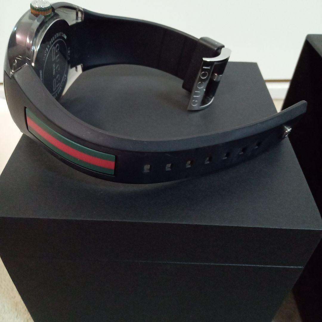 GUCCI ラバーベルトメンズ腕時計