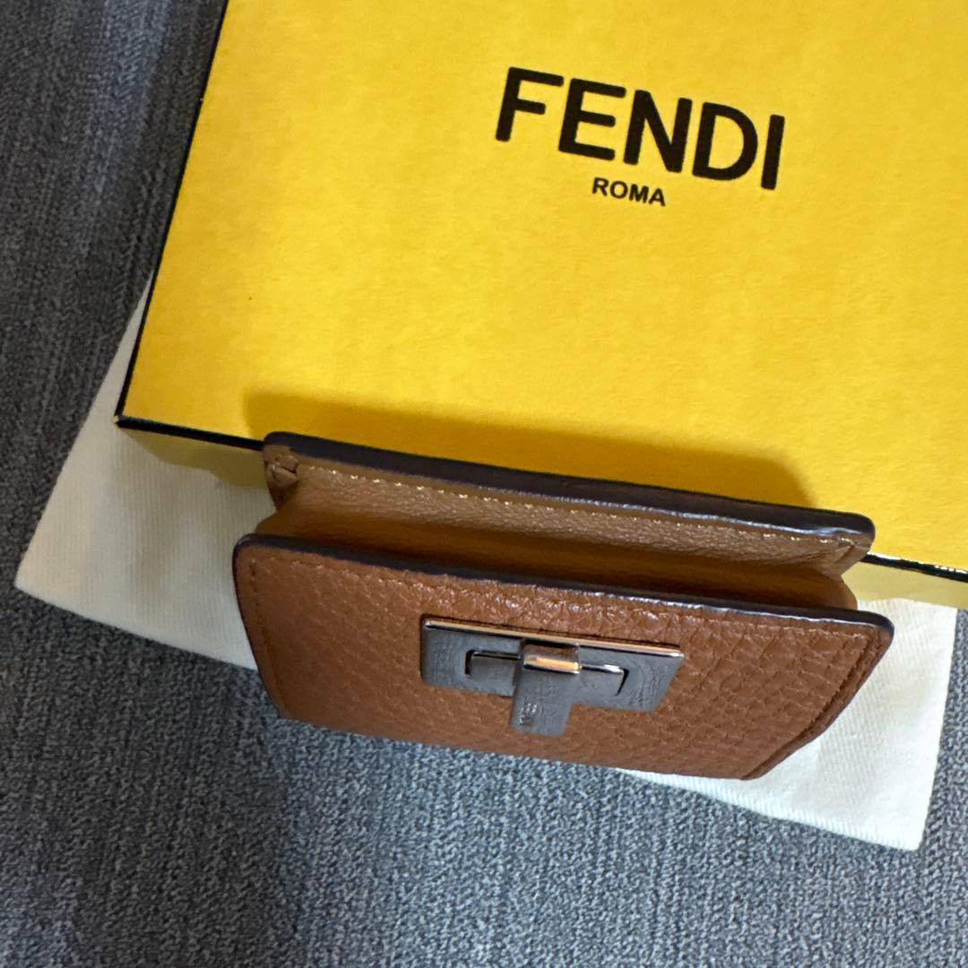 FENDI フェンディ ピーカブー ケース