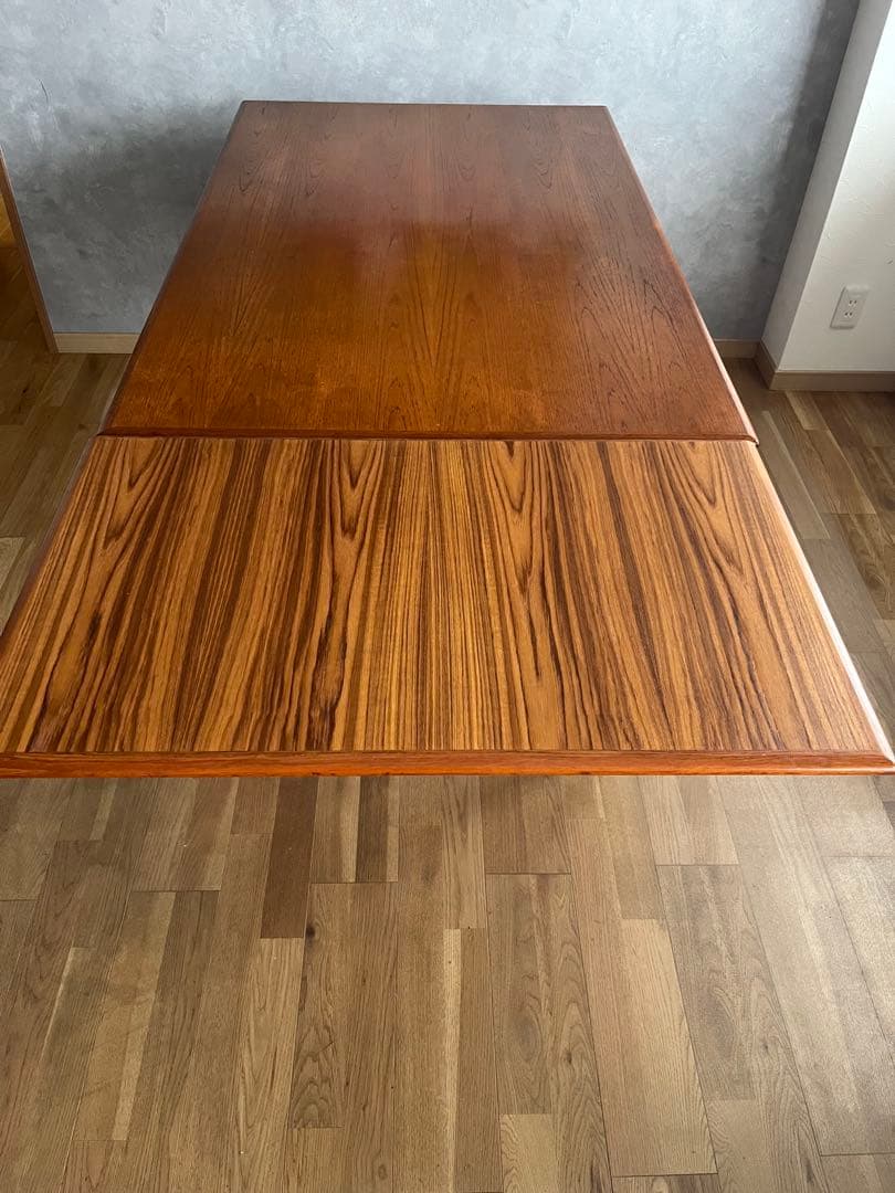 北欧ヴィンテージ　ダイニングテーブル