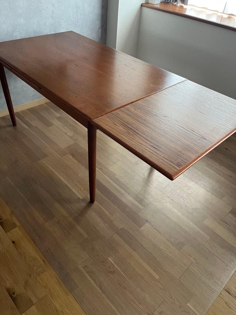 北欧ヴィンテージ　ダイニングテーブル