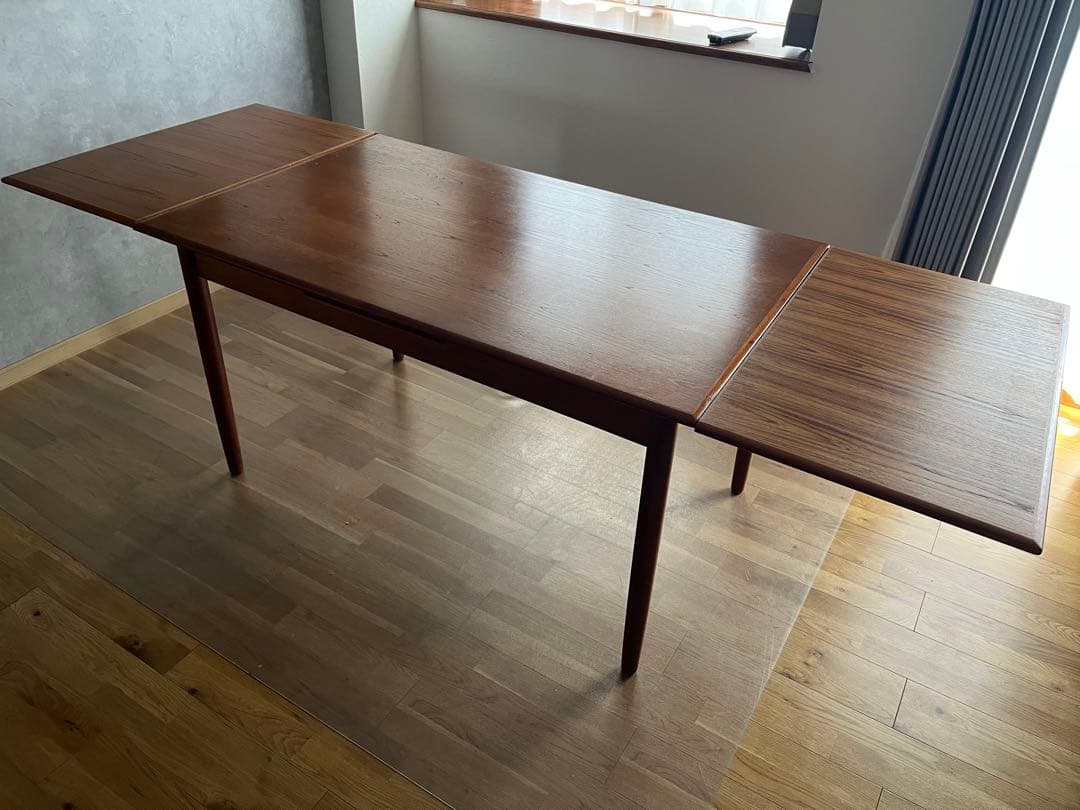 北欧ヴィンテージ　ダイニングテーブル