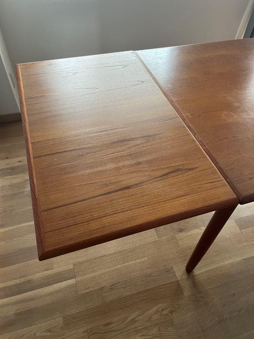 北欧ヴィンテージ　ダイニングテーブル