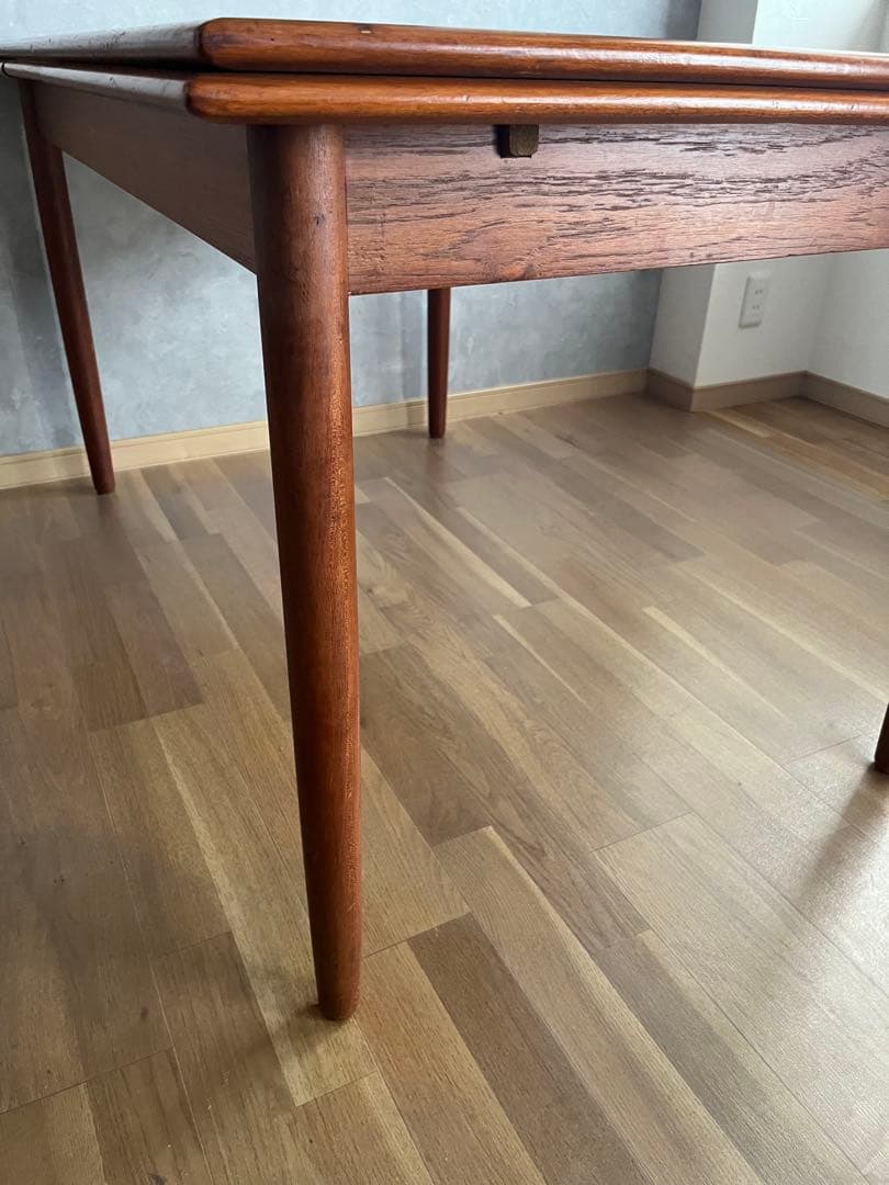 北欧ヴィンテージ　ダイニングテーブル