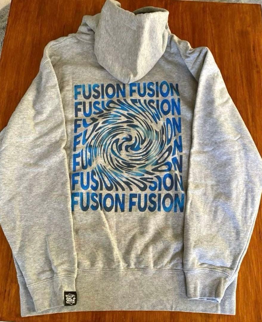 遊戯王パーカー ニューロン マンガートビームスコラボパーカー 25周年企画