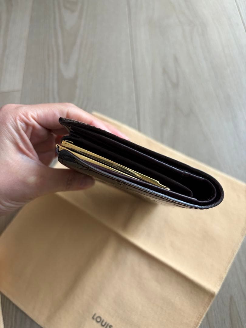 ルイ・ヴィトン ヴェルニ ポルトフォイユ ヴィエノワ アマラント