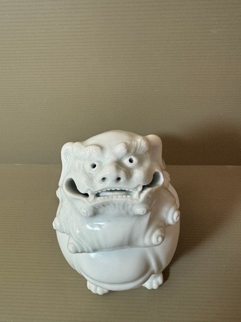 2905 無形文化財　平戸　三川内焼　白磁獅子　香炉　陽山松太郎作