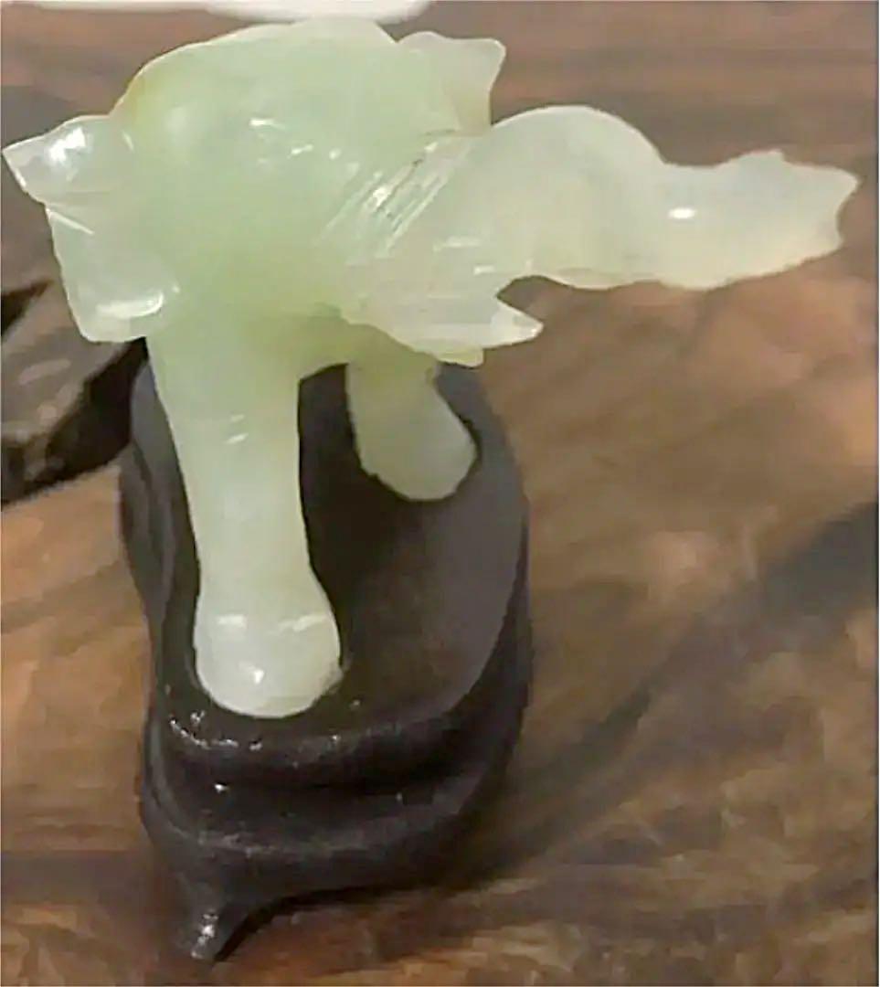 中国美術 古玉 翡翠 台座付き 二頭象 彫刻 - メルカリ