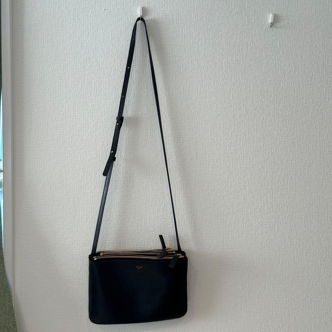 CELINE ブラックレザーショルダーバッグ