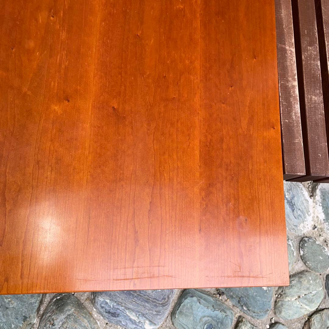 フレデリシア　ナナディツエル　トリニダード・トバゴテーブル小　ウェグナー 北欧