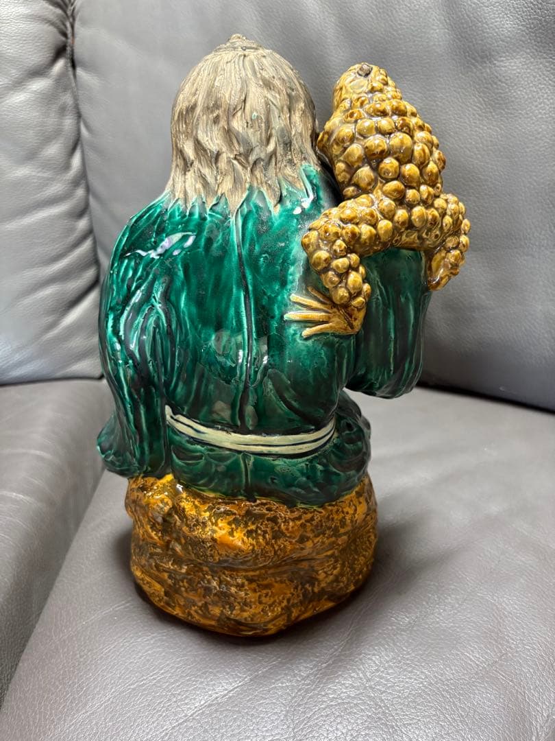 おばあさんとカエル 置物 おばあさんとカエル 置物 おばあさんとカエル