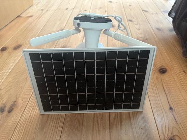 オマケ付】 IPC-710G ソーラー防犯カメラ＋人感センサーライト