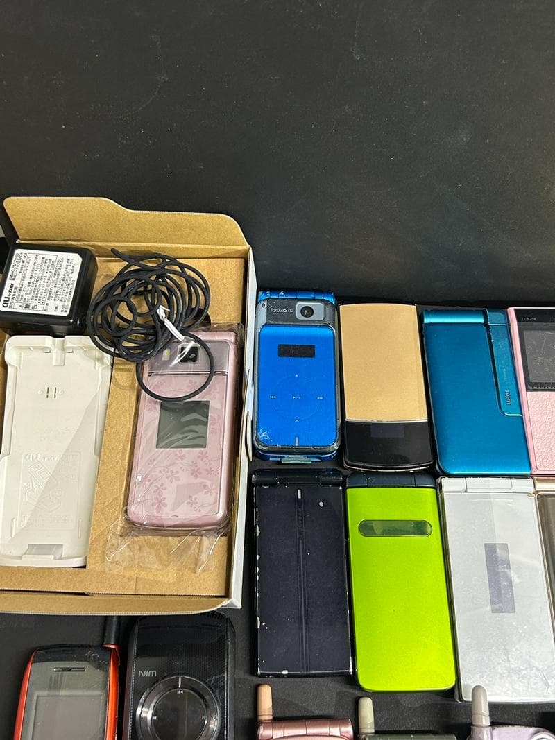 大量 携帯電話 ガラケ docomo au 他 75台以上 ジャンク 部品取り 大量