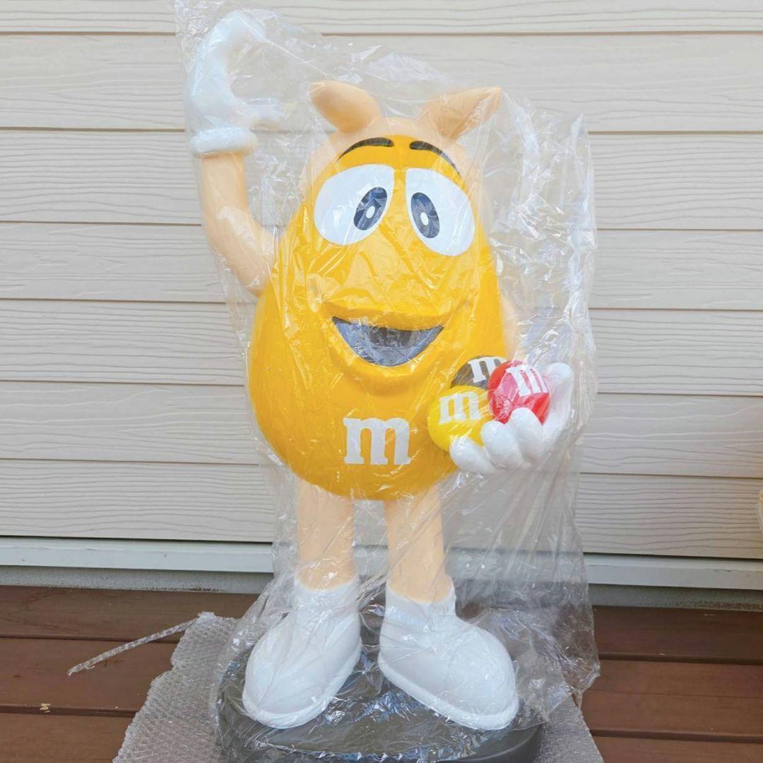 新品】 M&M's エムアンドエムズ 特大 サイドテーブル イエロー