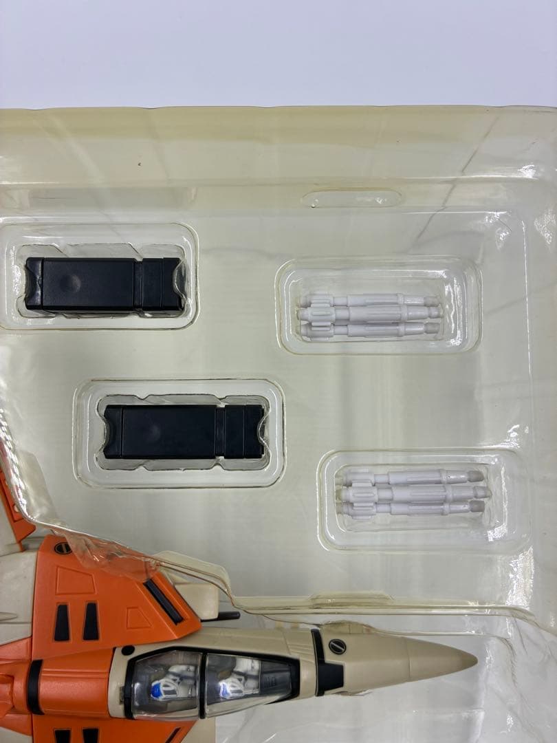 マクロス 1/60 完全変形 VF-1D バルキリー フィギュア