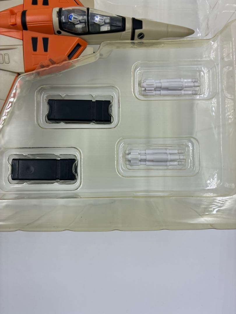 マクロス 1/60 完全変形 VF-1D バルキリー フィギュア