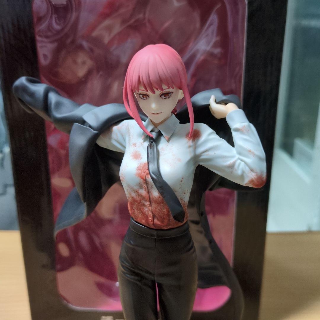 渋谷スクランブルフィギュア　マキマ