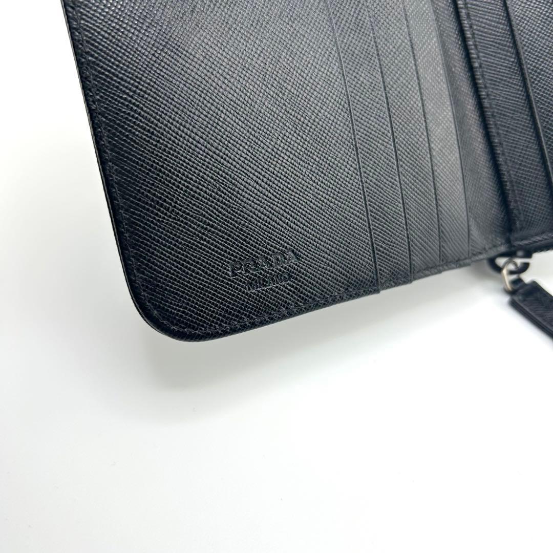 極上美品・保証書付　PRADA 二つ折り　三角プレート　サフィアーノ　ブラック