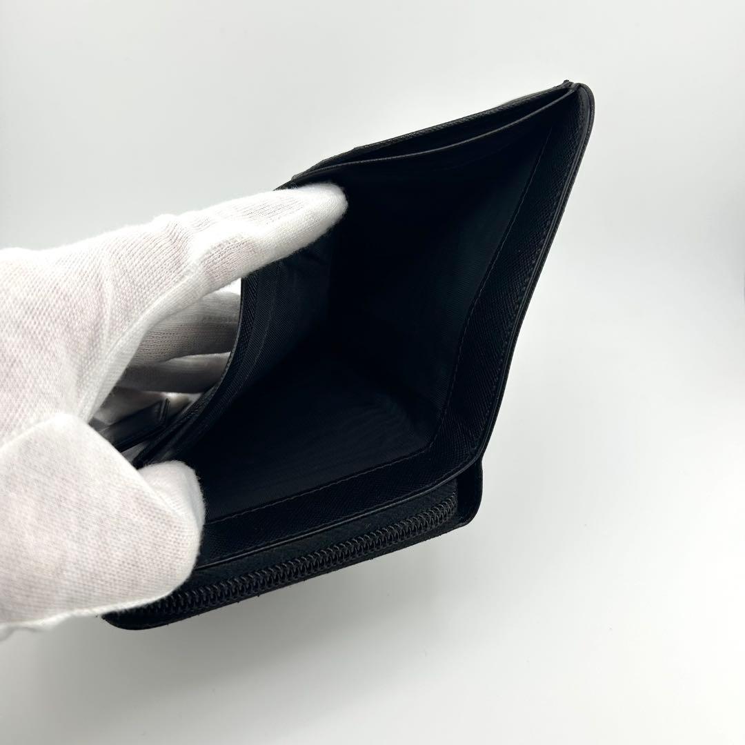 極上美品・保証書付　PRADA 二つ折り　三角プレート　サフィアーノ　ブラック