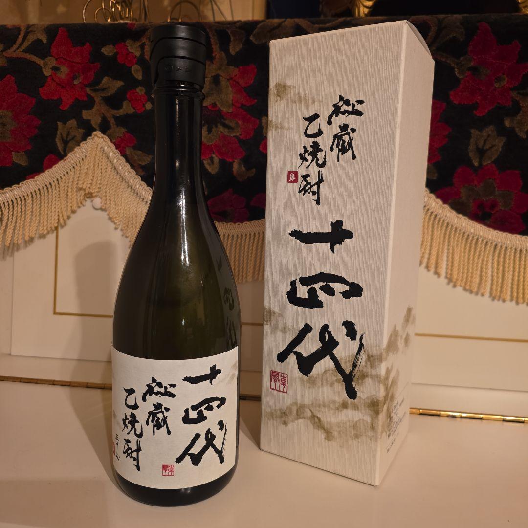 [ 新品商品 ] < 十四代 > 秘蔵 乙 焼酎 ( 30度 ) 720ml Amazon.co.jp: 高木酒造 十四代 秘蔵 乙焼酎 箱付き 30度 720ml : 食品