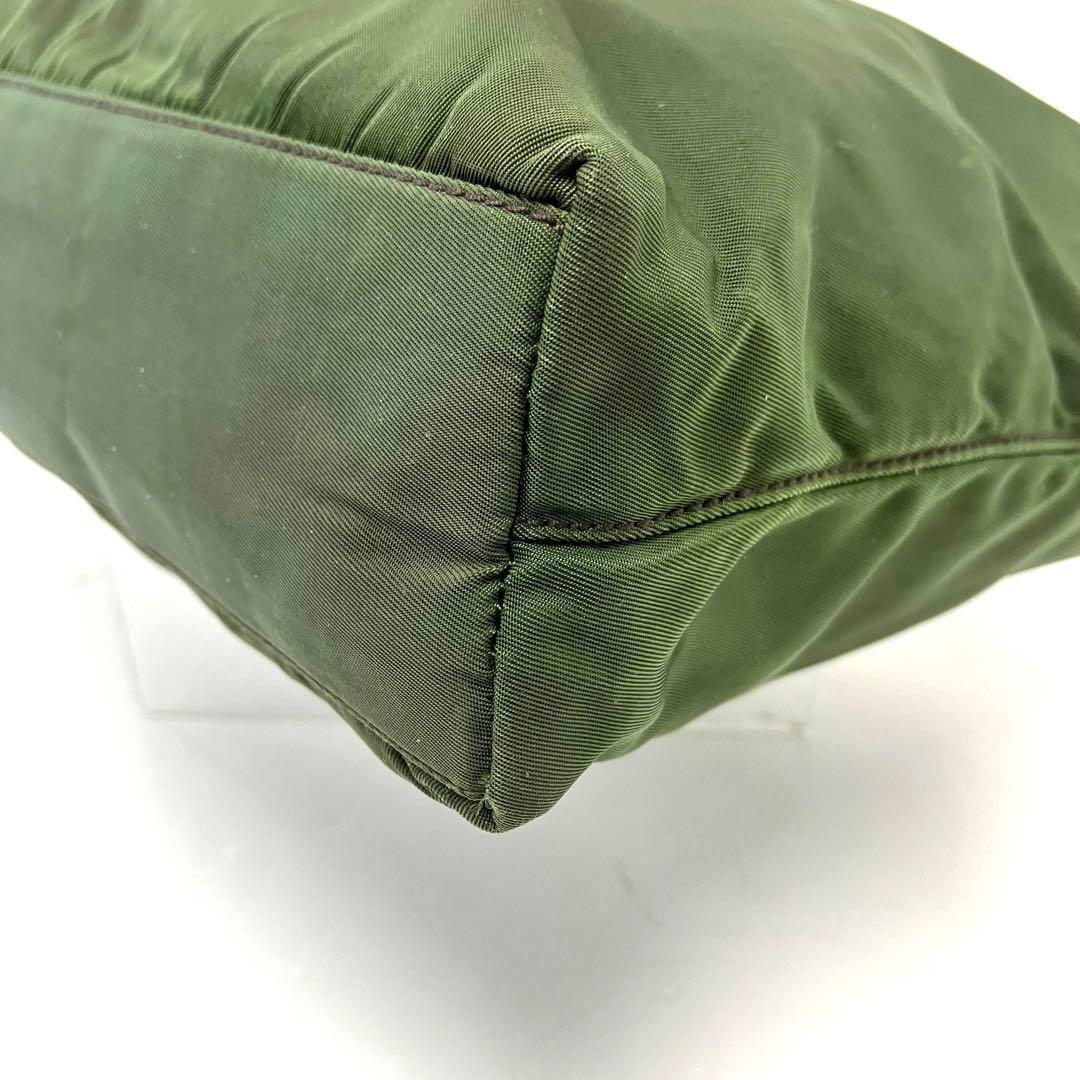 大人気☆PRADA☆プラダ☆ハンドバッグ☆三角プレート☆ナイロン☆ダークグリーン