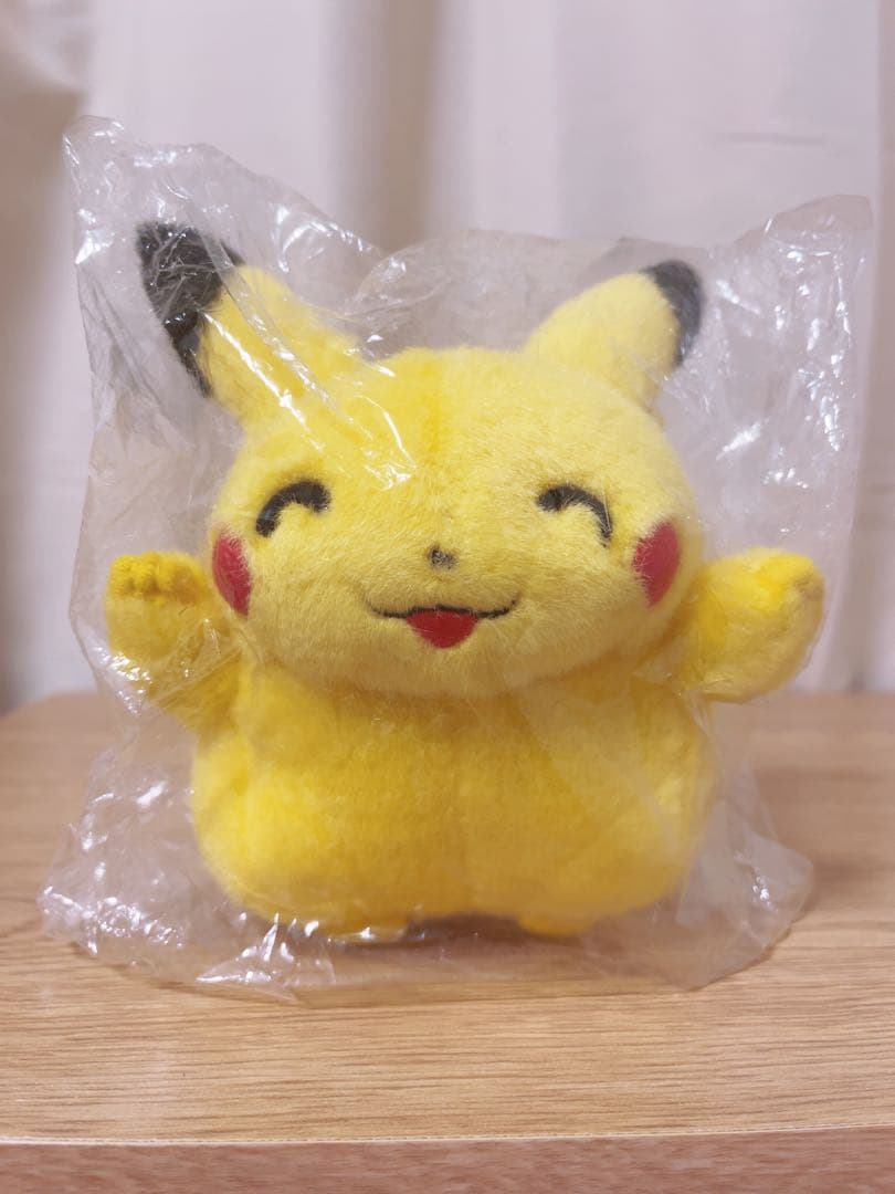 ピカチュウ　初期　tomy バンザイ　にっこり　ピース　ポケモン　当時物　レトロ 初期 初代 ピカチュウ 動く ぬいぐるみ tomy にっこり バンザイ