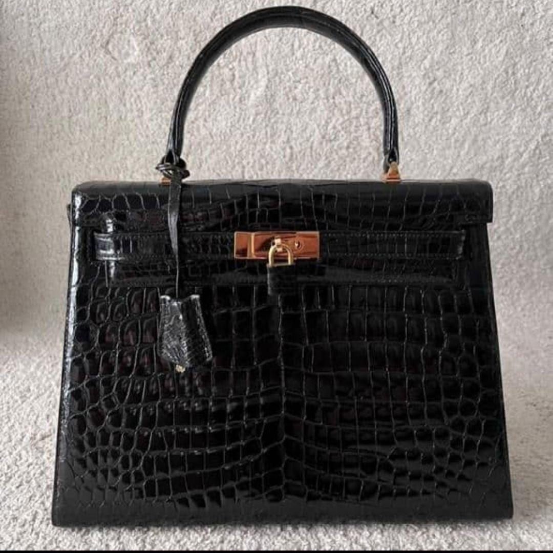 ✨最高峰✨クロコダイル 型押し ハンドバッグ カデナ 南京錠 金具 自立型 黒
