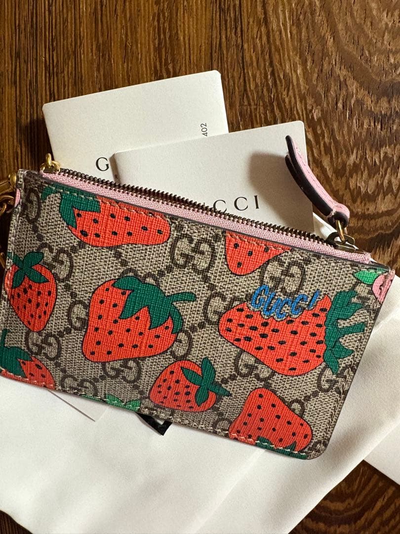 GUCCI いちご柄 ケース✨キーリング付✨美品
