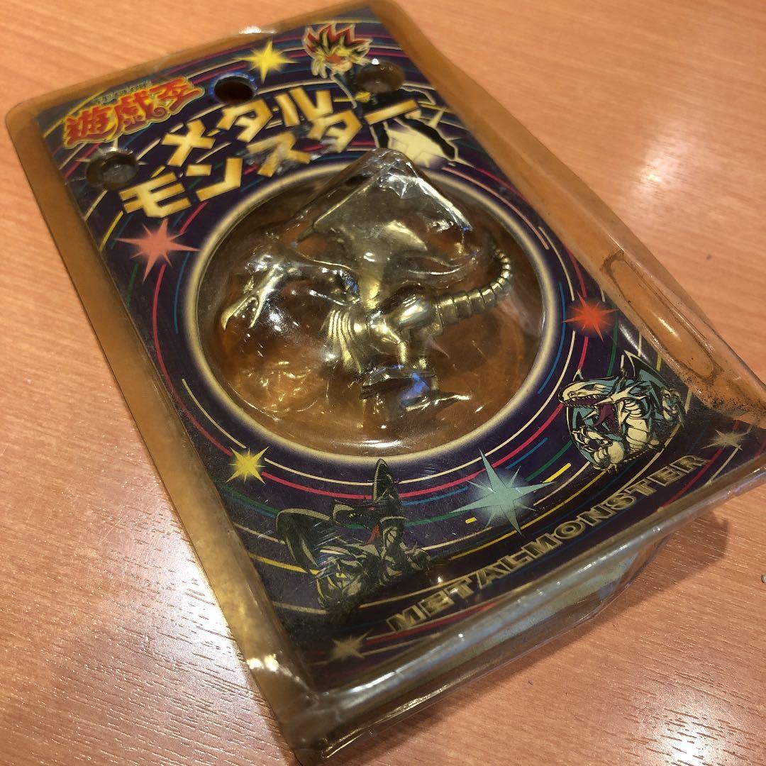 未開封　遊戯王　メタルモンスター　レッドアイズ　フィギュア 遊戯王』より「真紅眼の黒竜」が彩色を一新し再登場！全高325mmの大