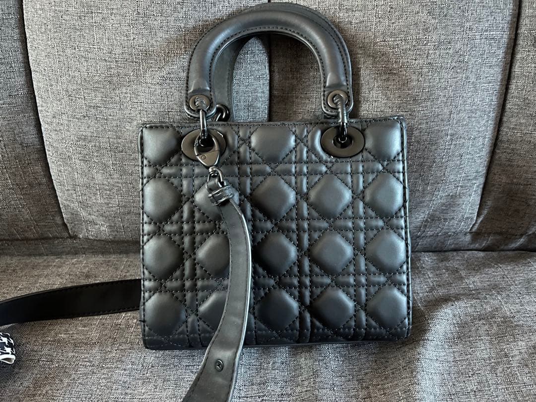 ブラック キルティング ハンドバッグ スカーフ付き