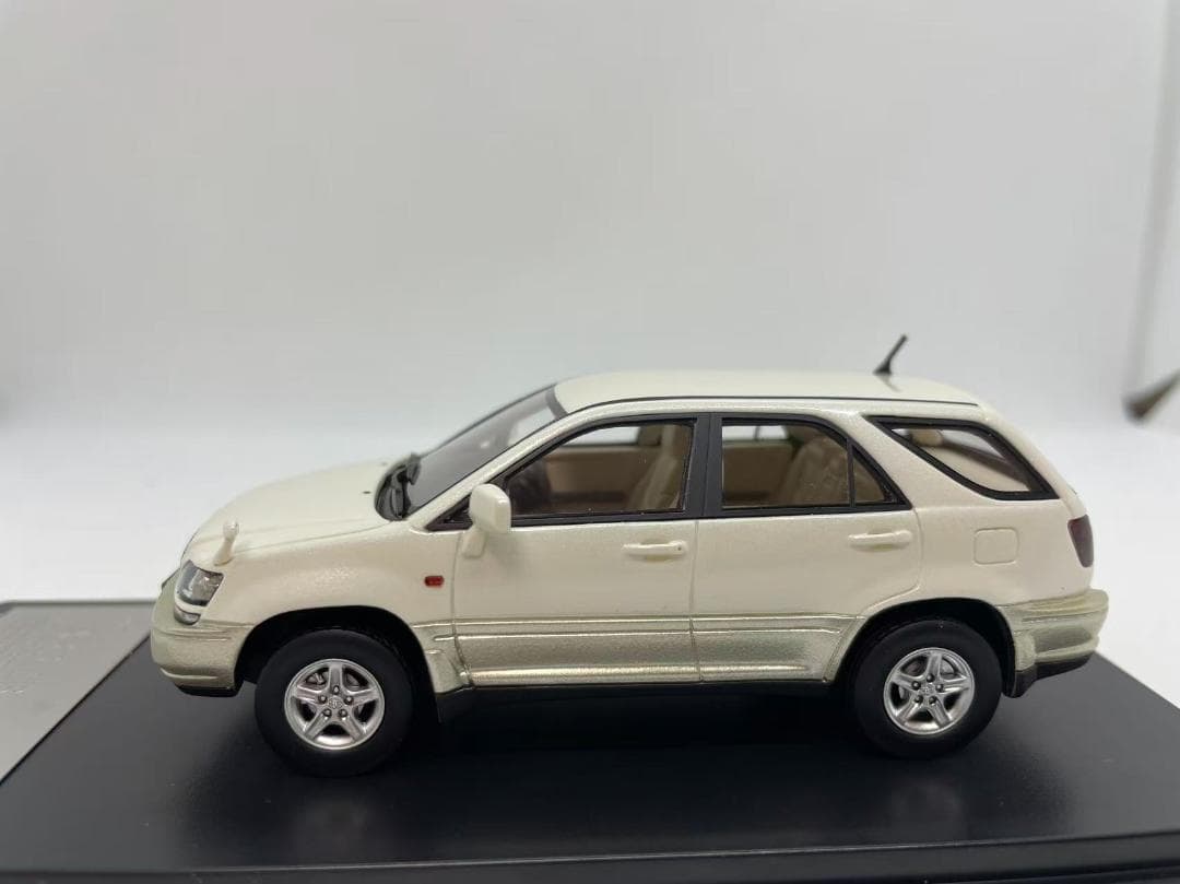 402-635 Hi-Story 1/43 トヨタ HARRIER ホワイト