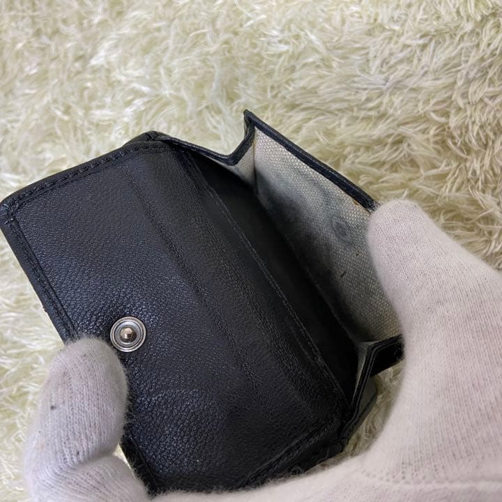 ジミーチュウ　三つ折り財布　ブラック　スタッズ　レザー　折り財布　ニーモ　星　黒